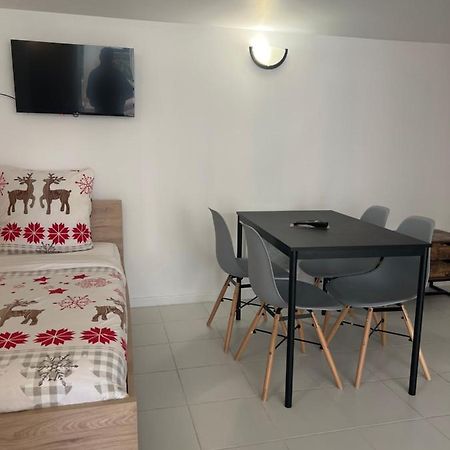 Chaudari Guest House Palaiseau Bagian luar foto
