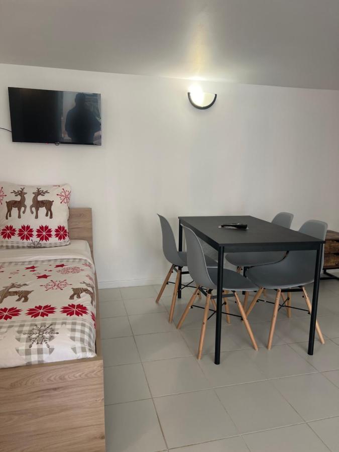 Chaudari Guest House Palaiseau Bagian luar foto